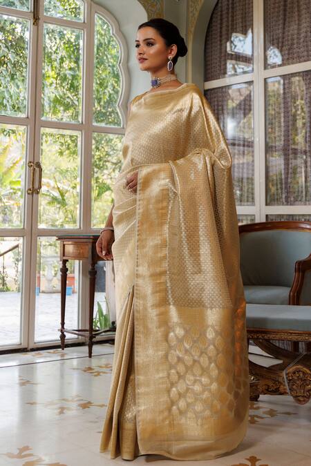 Geroo Jaipur_Gold Silk Zari Bloom Woven Banarasi Saree With Unstitched Blouse Piece _at_Aza_Fashions