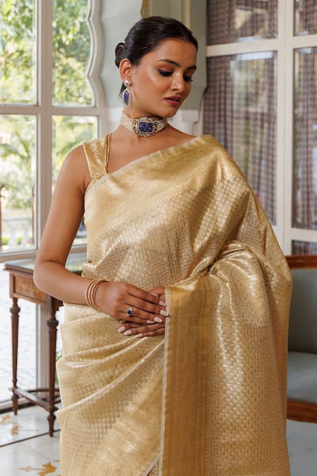 Buy_Geroo Jaipur_Gold Silk Zari Bloom Woven Banarasi Saree With Unstitched Blouse Piece 