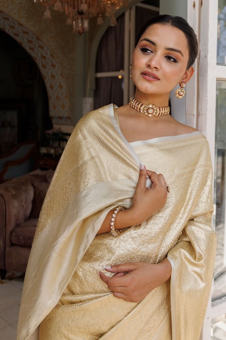 Shop_Geroo Jaipur_Gold Silk Zari Leaf Woven Saree With Unstitched Blouse Piece _Online_at_Aza_Fashions