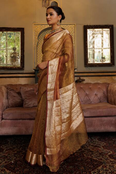 Geroo Jaipur_Gold Tissue Zari Textured Border Woven Saree With Unstitched Blouse Piece _Online_at_Aza_Fashions