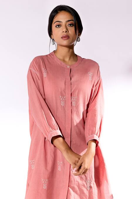 Pants And Pajamas Pink Cotton Embroidery Mandarin Collar Chikan Thread Work Kurta And Pant Set at Aza Fashions Pants And Pajamas_Pink Cotton Embroidery Mandarin Collar Chikan Thread Work Kurta And Pant Set _at_Aza_Fashions