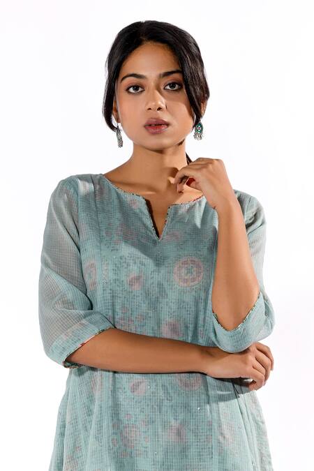 Pants And Pajamas_Blue Cotton Split V-neck Kota Kurta And Printed Pant Set_at_Aza_Fashions