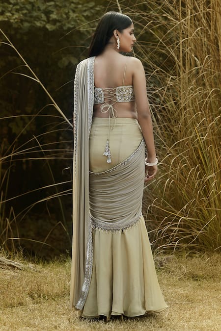 Basanti - Kapde Aur Koffee Embroidered Border Pre-Draped Saree With Blouse 