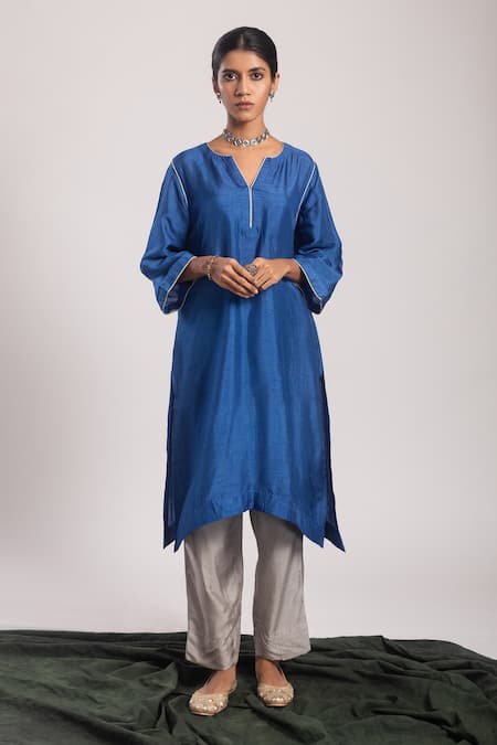 Avaha Nilima Asymmetric Hem Kurta With Pant 