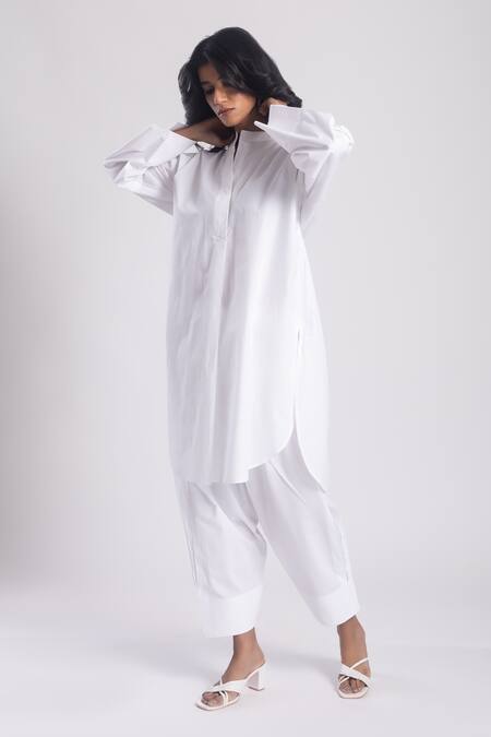 Buy_Tuli_White Cotton Solid Pathani Kurta And Salwar Set_Online_at_Aza_Fashions