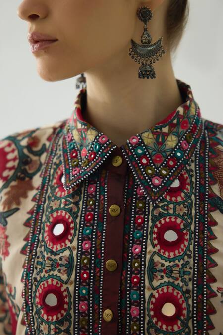 Shop Rajdeep Ranawat Beige Silk Mirrors Collared Sharifa Baroque Bloom Print Boxy Kaftan Shop_Rajdeep Ranawat_Beige Silk Mirrors Collared Sharifa Baroque Bloom Print Boxy Kaftan