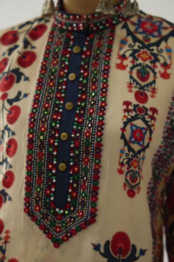 Rajdeep Ranawat Beige Silk Bandeau Neck Ghazal Wild Bloom Print Tunic at Aza Fashions Rajdeep Ranawat_Beige Silk Bandeau Neck Ghazal Wild Bloom Print Tunic _at_Aza_Fashions