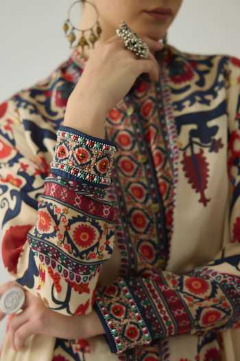 Rajdeep Ranawat_Beige Silk Mirrors Bandeau Neck Nilofer French Bloom Print Tunic _at_Aza_Fashions