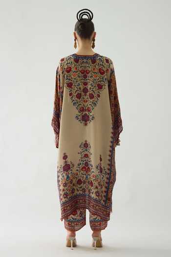 Shop Rajdeep Ranawat Beige Silk Beads V-neck Ghufrina Fleur Meadow Print Kaftan at Aza Fashions Shop_Rajdeep Ranawat_Beige Silk Beads V-neck Ghufrina Fleur Meadow Print Kaftan _at_Aza_Fashions