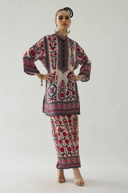 Rajdeep Ranawat_Red Silk Mirrors Bandeau Neck Ghazal Gulshan Print Tunic _Online_at_Aza_Fashions