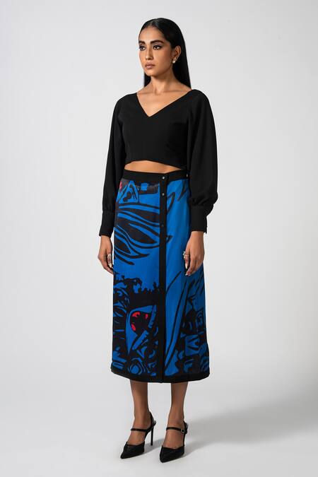 Buy_Pocketful Of Cherrie_Black Polyester V-neck Chic Visions Crop Top_Online_at_Aza_Fashions