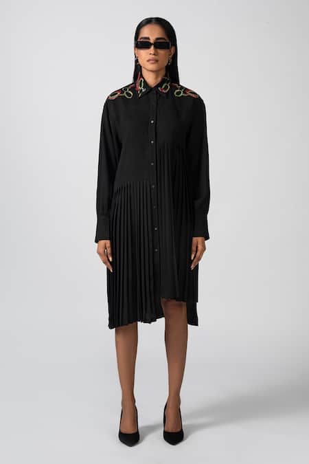 Pocketful Of Cherrie Black 100% Polyester Drifted Allure Pleated Midi Shirt Dress 