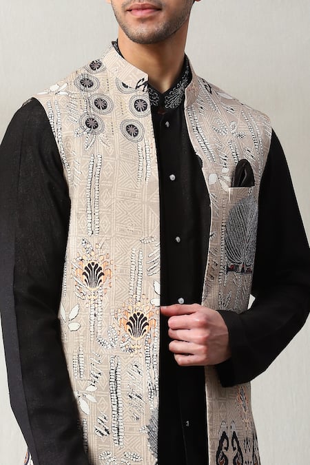 Buy_Soniya G_Beige Handloom Cotton Embroidery Geometric Aari Bundi Set _Online_at_Aza_Fashions
