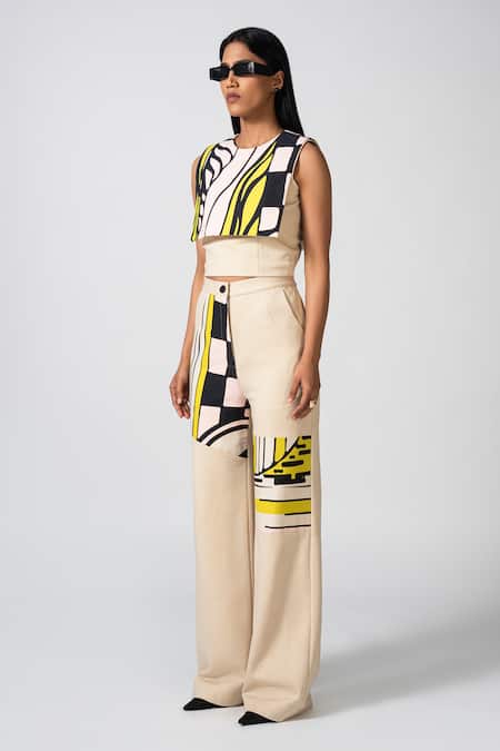 Pocketful Of Cherrie_White Cotton Round Neck Eterna Amore Cropped Top _Online_at_Aza_Fashions