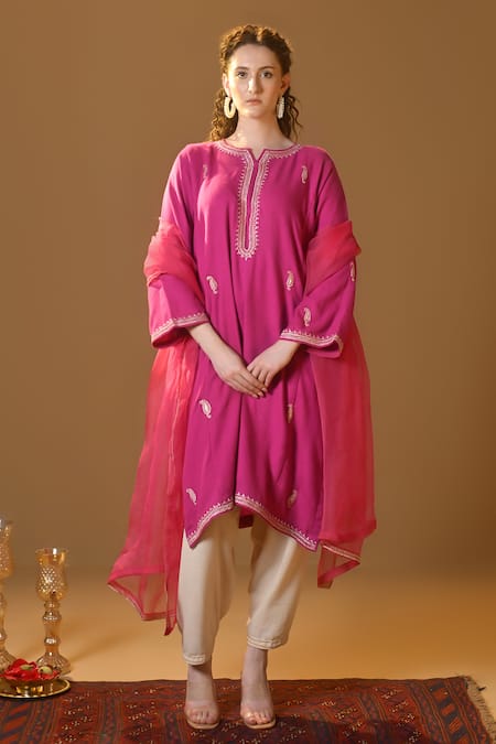 TULPALAV Pink Kurta And Salwar Linen Handwork Paisley Hand Embroidered Pheran Set