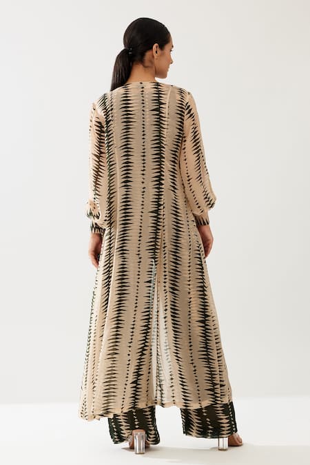 Shop Koai Green Geometric Print Cape at Aza Fashions Shop_Koai_Green Geometric Print Cape _at_Aza_Fashions