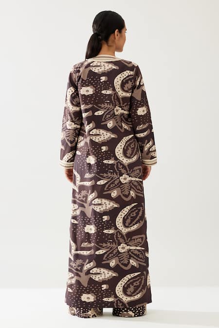 Shop Koai Cream Florence Print Lace Embellished Long Cape at Aza Fashions Shop_Koai_Cream Florence Print Lace Embellished Long Cape _at_Aza_Fashions