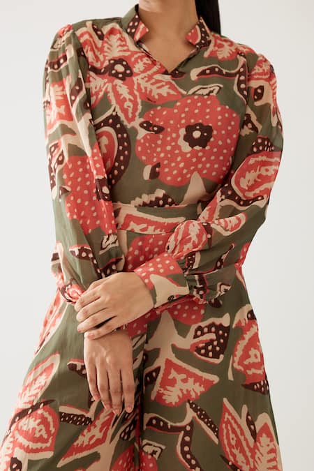 Koai_Green Chiffon Mandarin Collar Bloom Meadow Print Top _at_Aza_Fashions