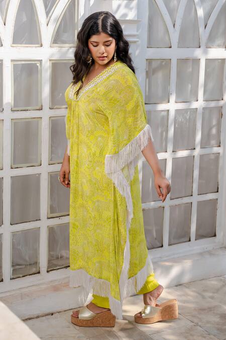 Buy_Megha Pitti_Green Bamboo Beads, Mirrors V-neck Floral Print Embellished Kaftan With Pant _Online_at_Aza_Fashions