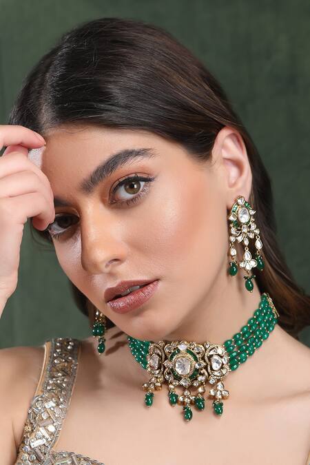 Buy_Auraa Trends_Green Beads, Diamonds Kundan Embellished Pendant Choker Set _Online_at_Aza_Fashions