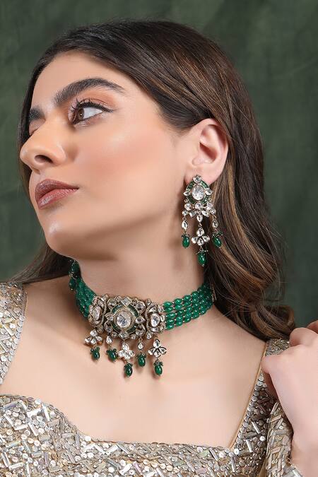 Shop_Auraa Trends_Green Beads, Diamonds Kundan Embellished Pendant Choker Set _Online_at_Aza_Fashions