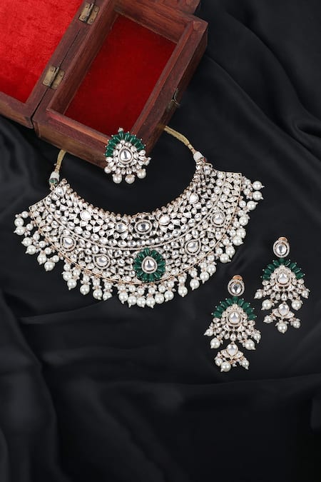 Auraa Trends_Green Stones, Zari Embellished Necklace Set _Online_at_Aza_Fashions