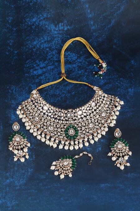 Shop_Auraa Trends_Green Stones, Zari Embellished Necklace Set _Online_at_Aza_Fashions