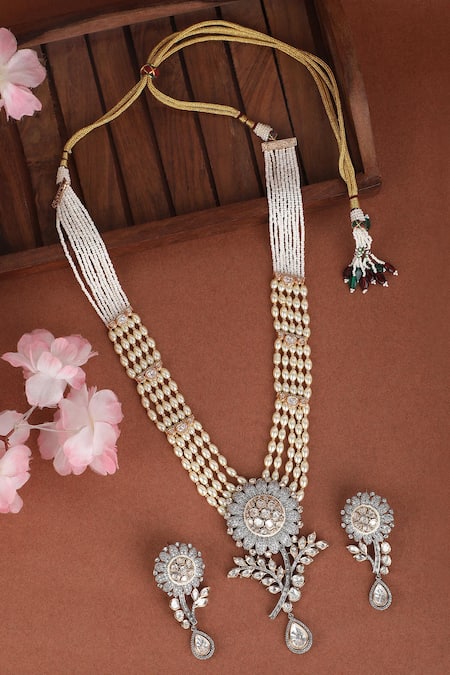 Auraa Trends_White Stones Floral Carved Pendant Necklace Set _Online_at_Aza_Fashions