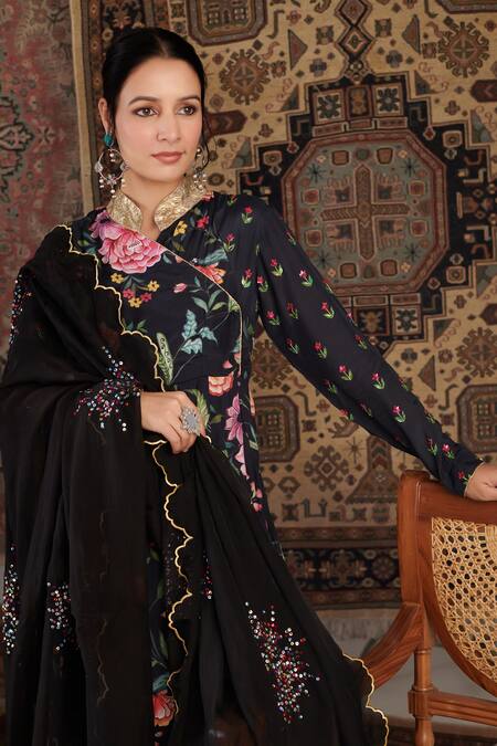 Negra Elegante Black Organza, Lycra, Cotton Satin, Cotton, Silk Floral Pattern Anarkali Set at Aza Fashions Negra Elegante_Black Organza, Lycra, Cotton Satin, Cotton, Silk Floral Pattern Anarkali Set _at_Aza_Fashions