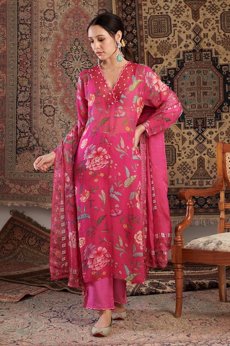 Negra Elegante Floral Pattern Straight Kurta Palazzo Set 