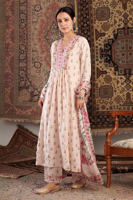 Shop Negra Elegante Ivory Silk, Cotton Embroidery, Beads V-neck Gul Hand Straight Kurta Set at Aza Fashions Shop_Negra Elegante_Ivory Silk, Cotton Embroidery, Beads V-neck Gul Hand Straight Kurta Set _at_Aza_Fashions