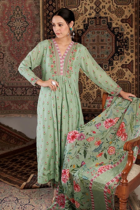 Negra Elegante Gul Floral Pattern Kurta Set 