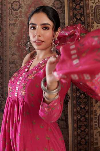 Negra Elegante_Pink Silk, , Satin Beads, Gul Floral Pattern Kurta Palazzo Set _at_Aza_Fashions