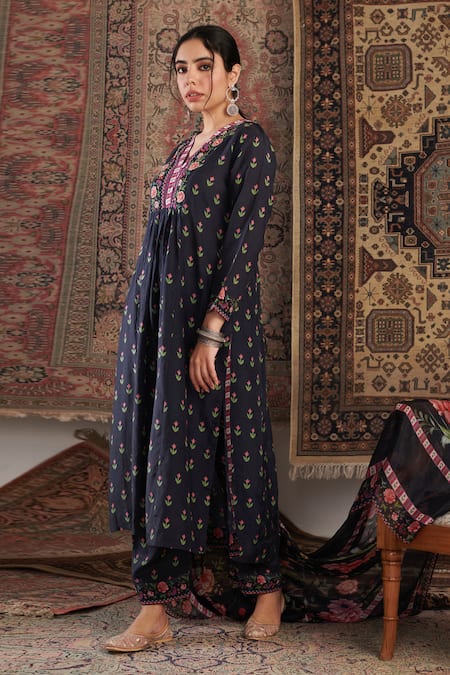 Buy Negra Elegante Black Silk, Cotton Embroidery, Beads V-neck Floral Pattern Kurta Palazzo Set Online at Aza Fashions Buy_Negra Elegante_Black Silk, Cotton Embroidery, Beads V-neck Floral Pattern Kurta Palazzo Set _Online_at_Aza_Fashions