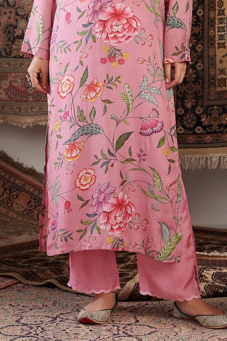 Negra Elegante_Pink Silk, Cotton Pearls, Sequins, Gul Floral Pattern Straight Kurta Set _at_Aza_Fashions