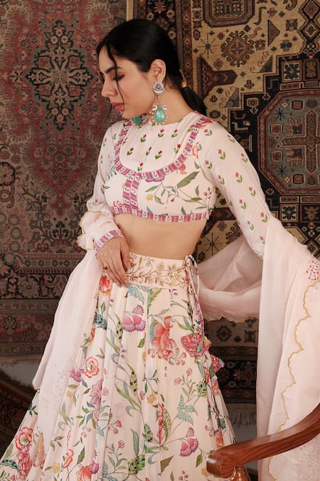 Negra Elegante_Ivory Organza, Georgette Embroidery, Zara Floral Pattern Lehenga Blouse Set _at_Aza_Fashions