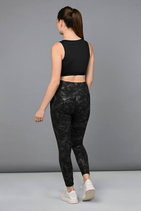 Shop Tuna London - {Tuna Active} Black 100% Cotton Plain Round Neck Zipped Sports Bra And Leggings Set at Aza Fashions Shop_Tuna London - {Tuna Active}_Black 100% Cotton Plain Round Neck Zipped Sports Bra And Leggings Set_at_Aza_Fashions