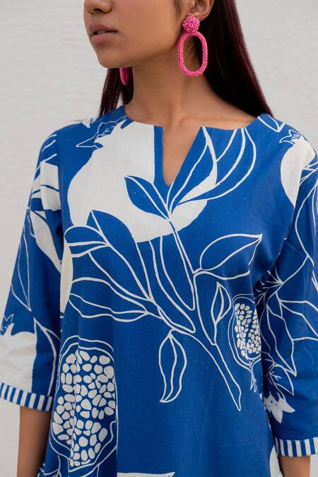 Buy Silai Studio Blue Cotton Split V-neck Floral Print Kurta And Pant Set Buy_Silai Studio_Blue Cotton Split V-neck Floral Print Kurta And Pant Set
