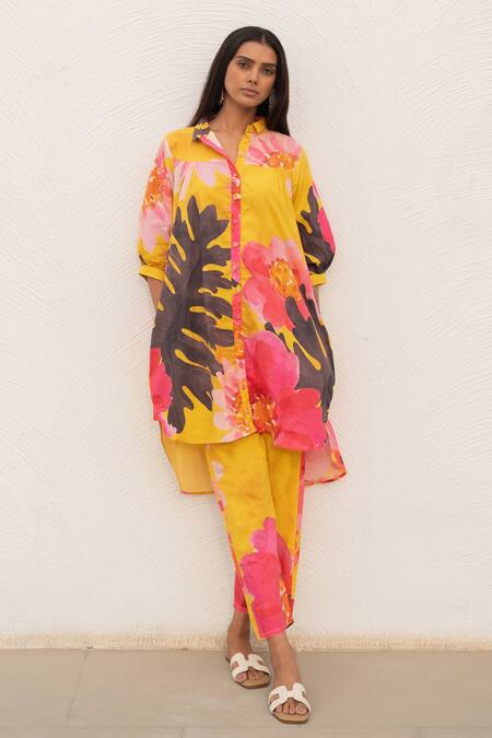 Silai Studio Yellow Poplin Collared Tropical Print Tunic Online at Aza Fashions Silai Studio_Yellow Poplin Collared Tropical Print Tunic _Online_at_Aza_Fashions