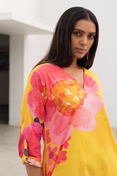 Buy Silai Studio Yellow Poplin V-neck Floral Print A-line Kurta Online at Aza Fashions Buy_Silai Studio_Yellow Poplin V-neck Floral Print A-line Kurta _Online_at_Aza_Fashions