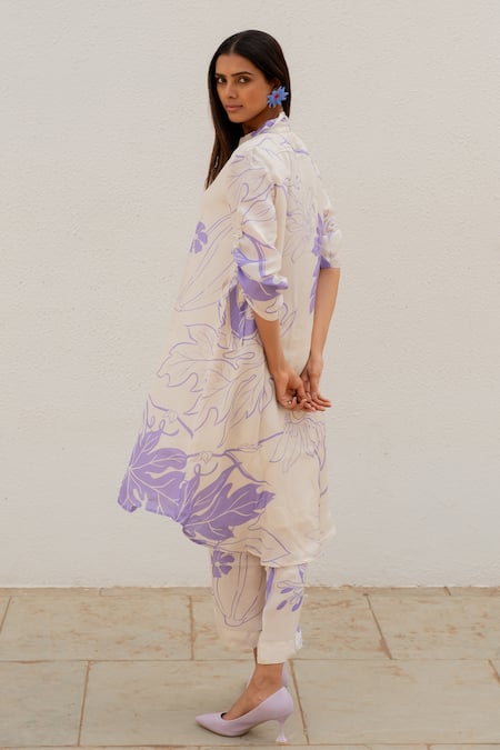 Silai Studio_Off White Silk, Voile Embroidery Collared Printed Kurta And Pant Set_at_Aza_Fashions