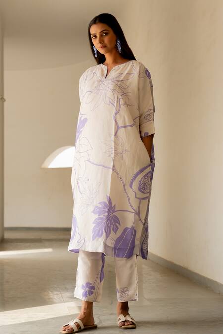 Silai Studio_Off White Silk Split V-neck Floral Print Kurta And Pant Set_Online_at_Aza_Fashions