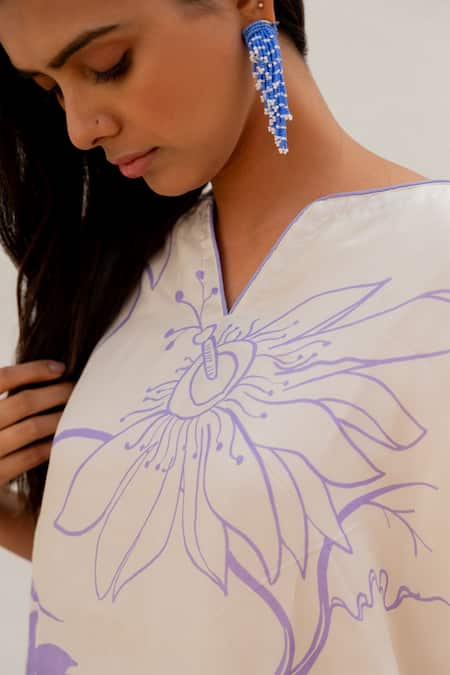Shop_Silai Studio_Off White Silk Printed Floral Notched Kurta