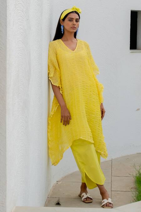Shop_Silai Studio_Yellow Chanderi V-neck Textured Kaftan 