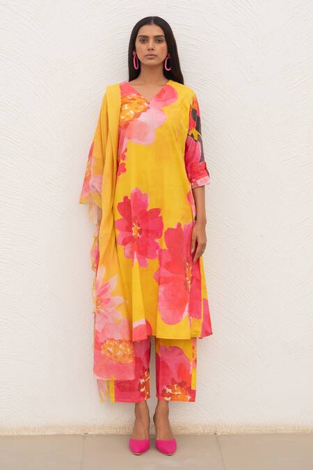 Shop_Silai Studio_Yellow Poplin V-neck Botanical Print Kurta Set_Online_at_Aza_Fashions
