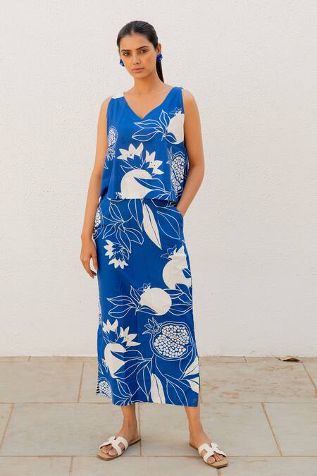 Silai Studio Blue Cotton V-neck Floral Print Top And Skirt Set Online at Aza Fashions Silai Studio_Blue Cotton V-neck Floral Print Top And Skirt Set_Online_at_Aza_Fashions
