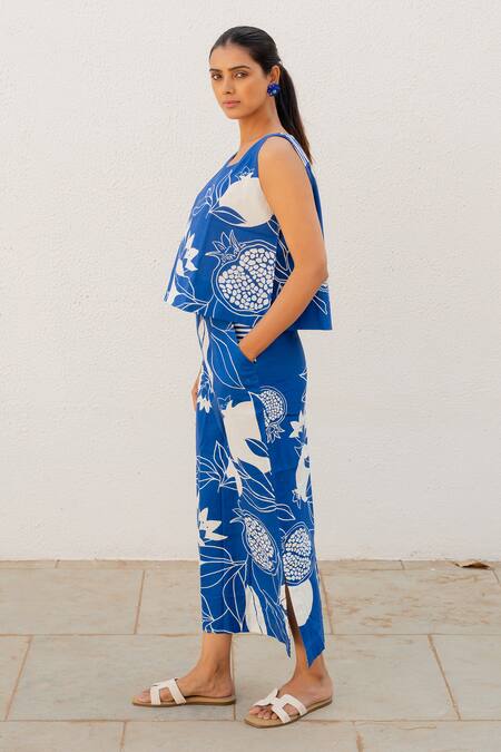 Buy Silai Studio Blue Cotton V-neck Floral Print Top And Skirt Set Online at Aza Fashions Buy_Silai Studio_Blue Cotton V-neck Floral Print Top And Skirt Set_Online_at_Aza_Fashions