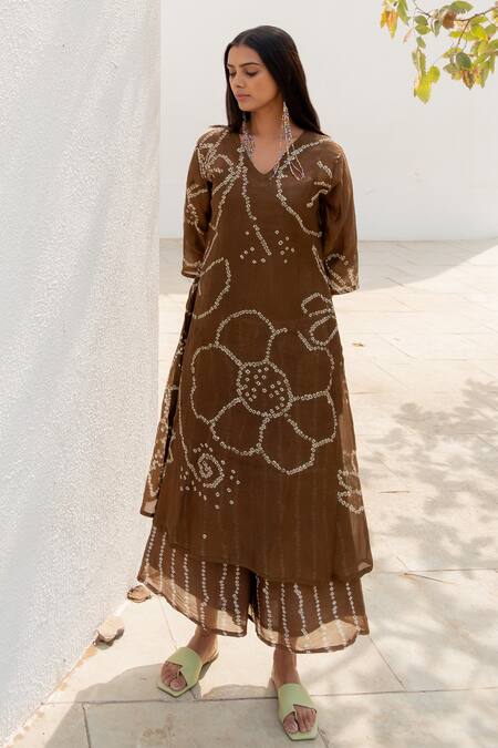Buy Silai Studio Brown Chanderi Embroidery V-neck Bandhani Kurta With Palazzo Online at Aza Fashions Buy_Silai Studio_Brown Chanderi Embroidery V-neck Bandhani Kurta With Palazzo _Online_at_Aza_Fashions