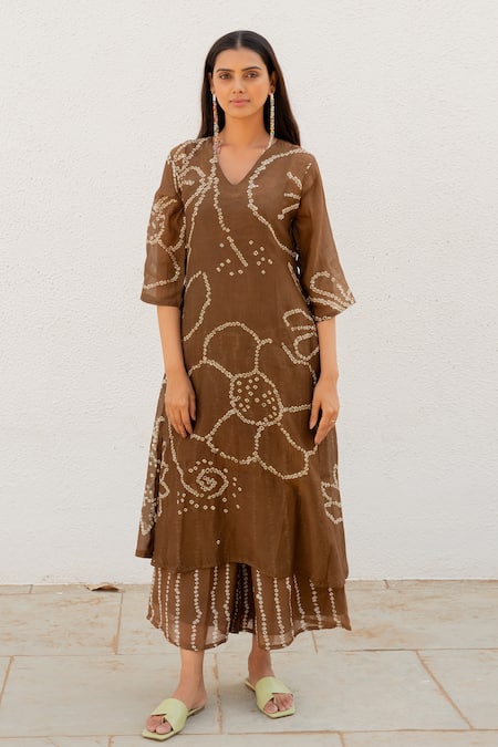 Shop_Silai Studio_Brown Chanderi V-neck Bandhani Kurta _Online_at_Aza_Fashions
