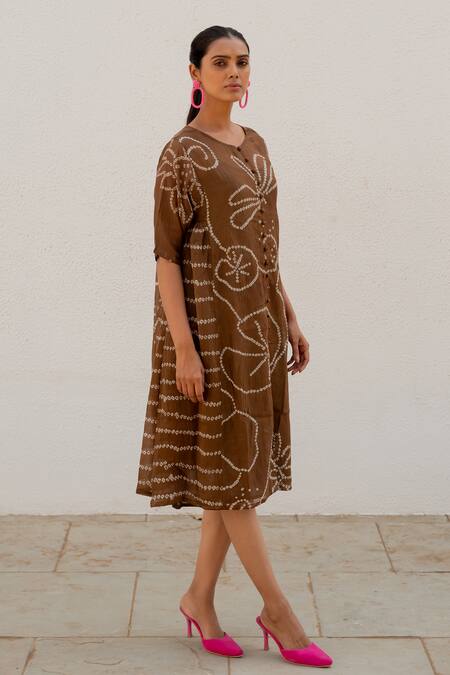Buy_Silai Studio_Brown Chanderi Embroidery V-neck Floral Tie-dye Dress _Online_at_Aza_Fashions